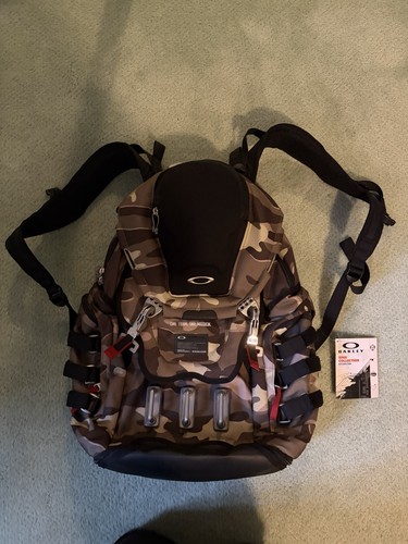 Nwt oakley camo - camo, kitchen